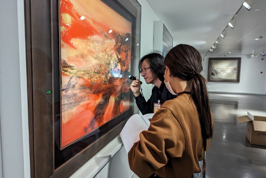 【正修文物修復團隊獲國際肯定 跨海點交趙無極百年回顧特展】圖片