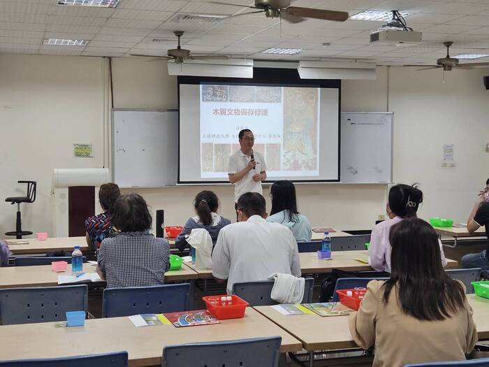 2025.07.10高雄美術協會木質彩繪清潔課程實務操作圖片