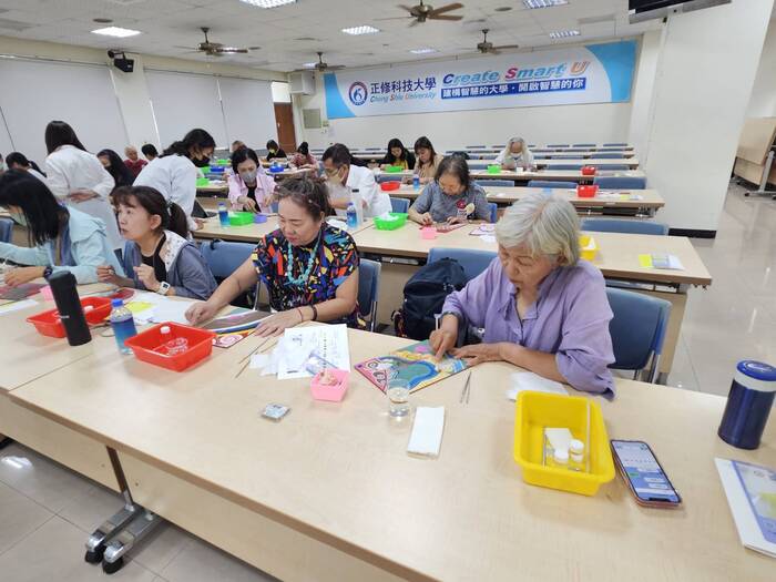 2025.07.10高雄美術協會木質彩繪清潔課程實務操作圖片